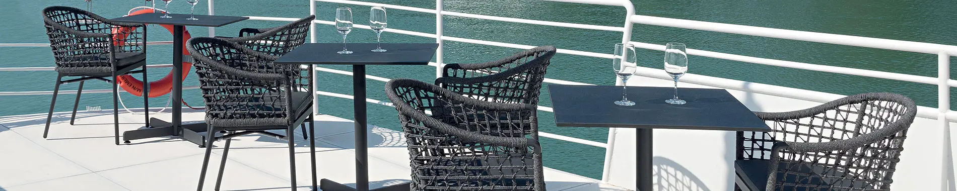 Outdoor furniture from the collection: Net