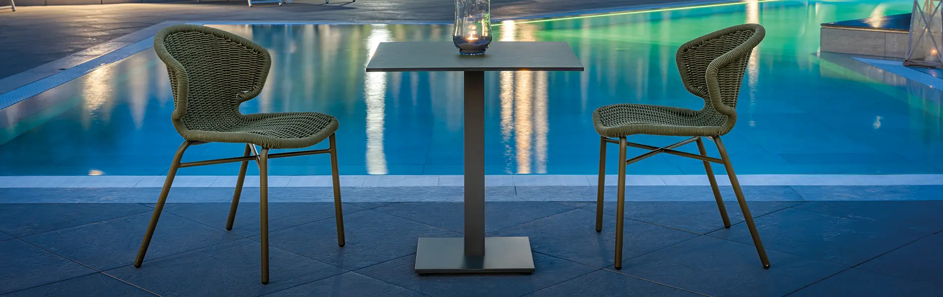 SELECT : outdoor furniture by Contral