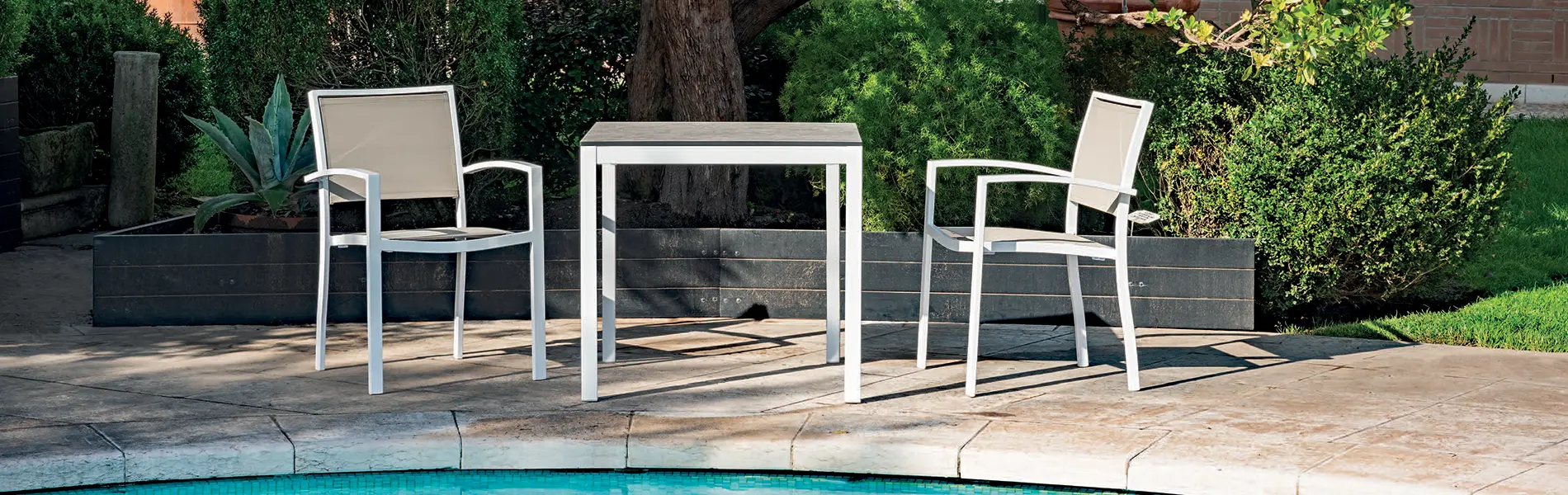 SELECT : outdoor furniture by Contral